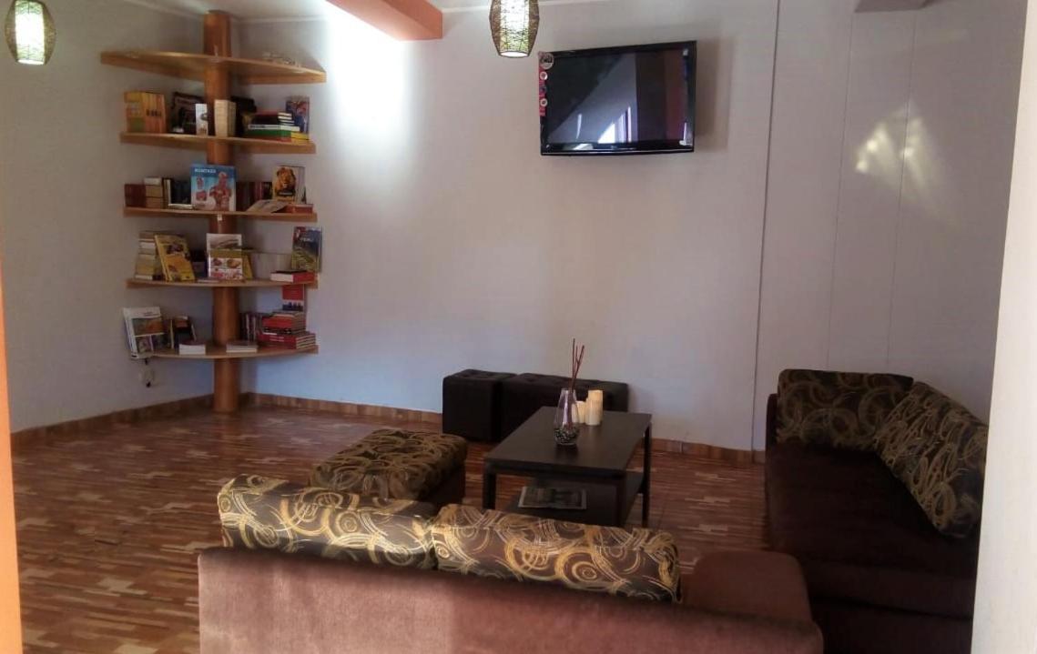 Hostal Rodinn Gobernadora Buitenkant foto